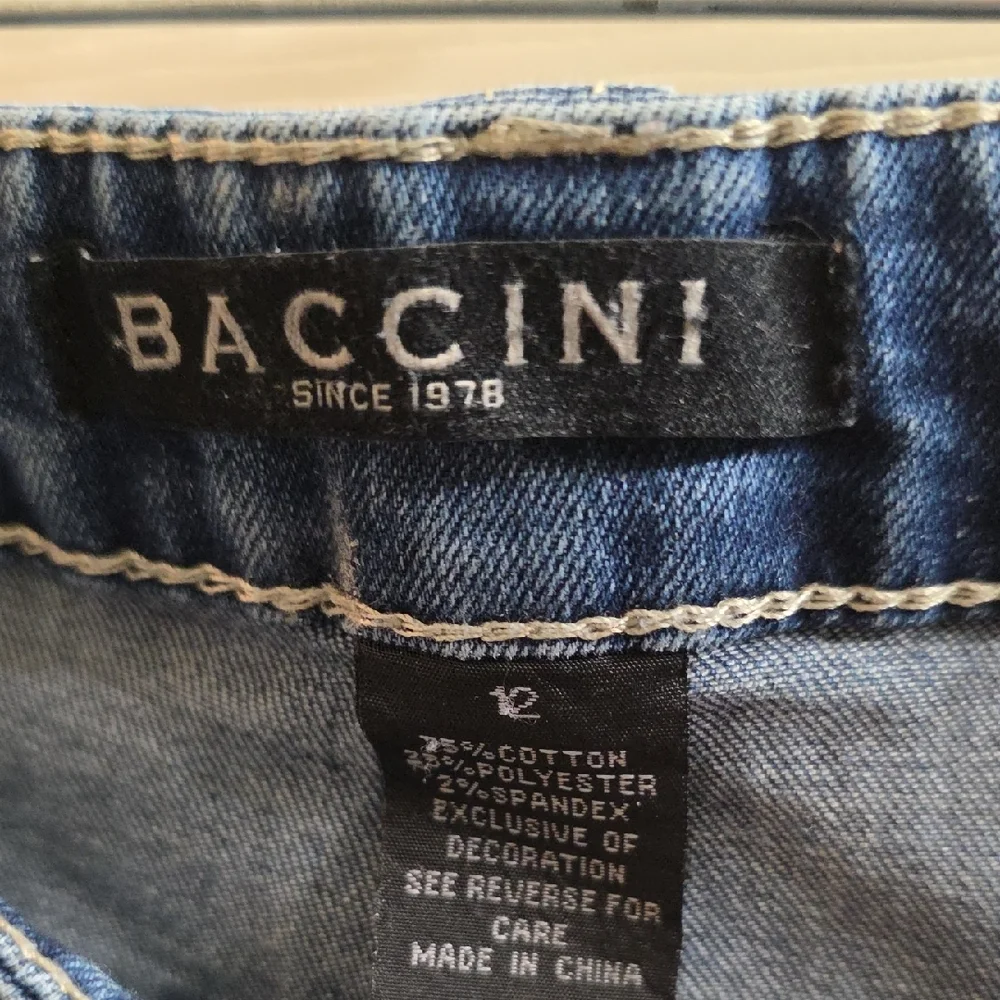 Baccini Blue Ankle Jeans with Eyelet Detail Size 12
